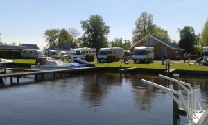 Camperplaatsen aan de haven